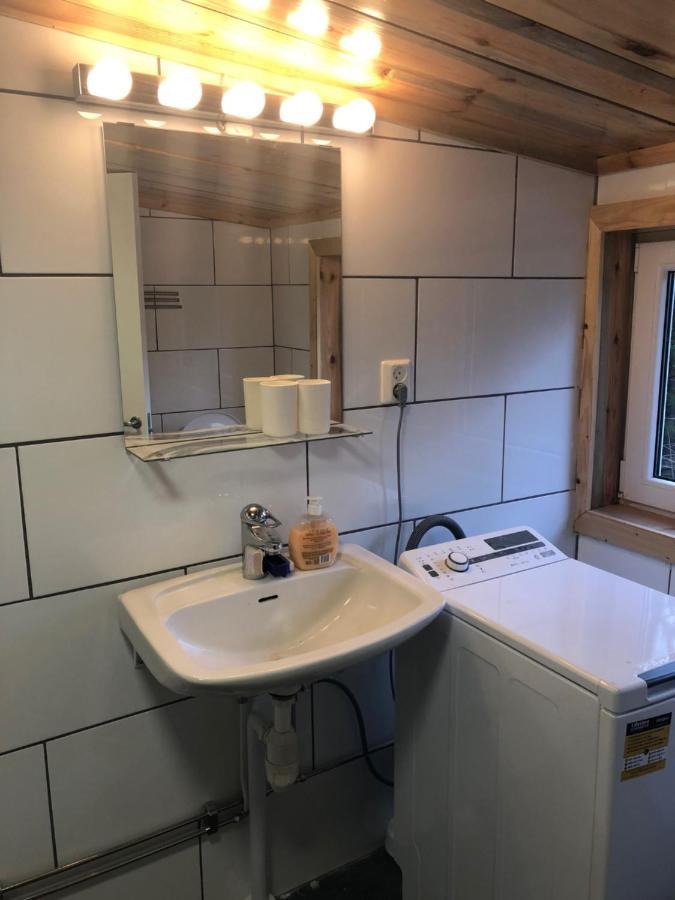 Holiday home Paradiset Stugan I Fin Skogen Hallefors (Orebro)