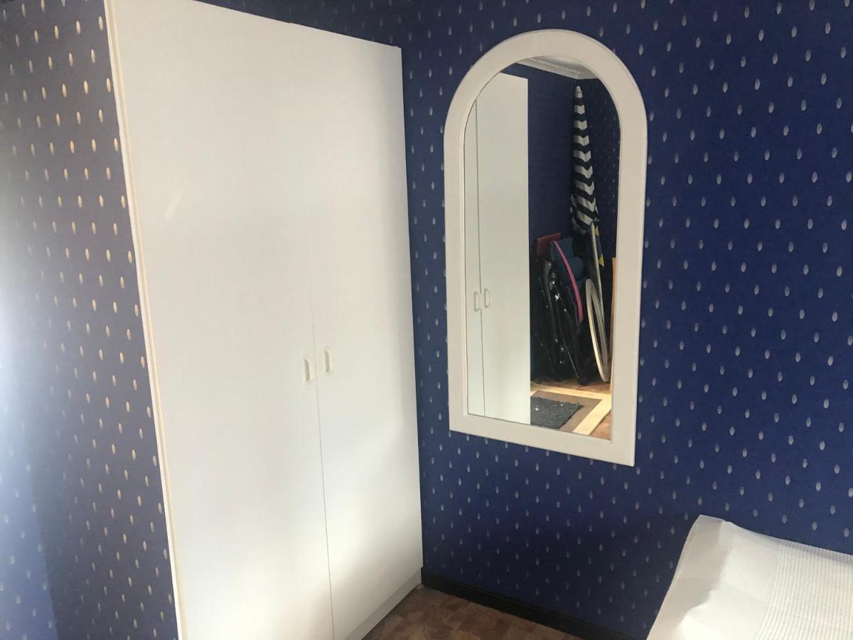Holiday home Paradiset Stugan I Fin Skogen Hallefors (Orebro)